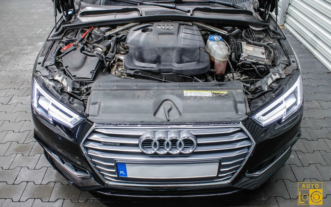 Audi A4 cena 105555 przebieg: 120000, rok produkcji 2018 z Sianów małe 562